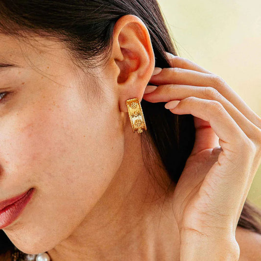 Capucine De Wulf  Berry Classic Small Gold Hoop Earring